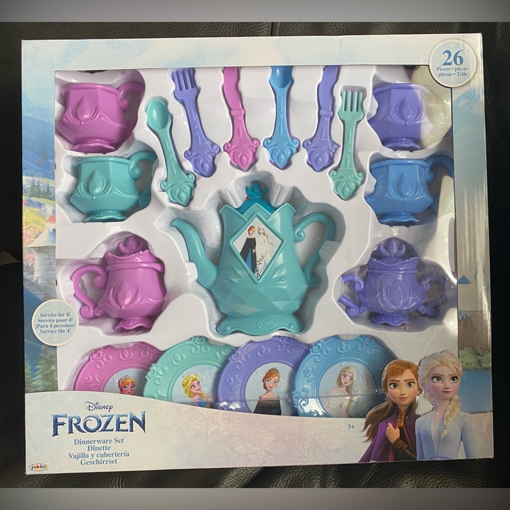 Disney Frozen Dinnerware Set